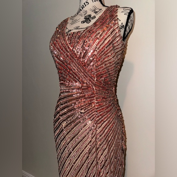 MacDuggle rose sequin evening gown! - Picture 4 of 7